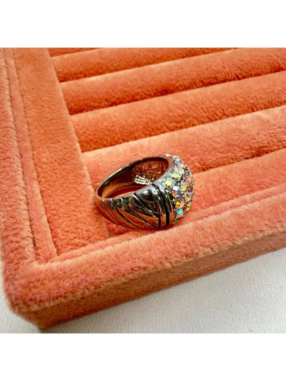 Aurora Borealis Dome Ring With Iridescent Crystals Size 7 Silver-Tone Band - Picture 8 of 12